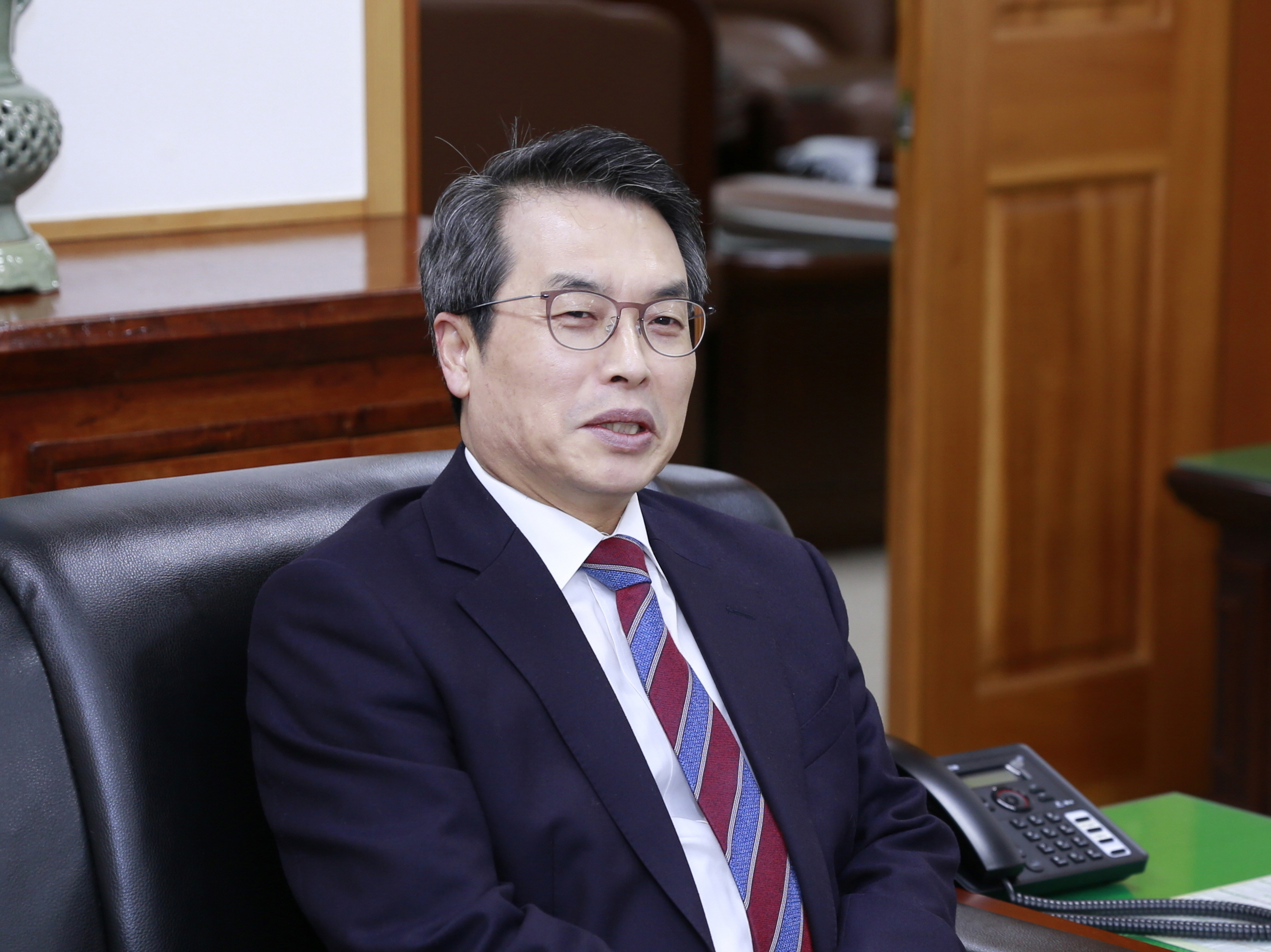 곽병선 총장이 4년 임기 동안의 각오와 대학 발전 방향 등에 대해 밝히고 있다.