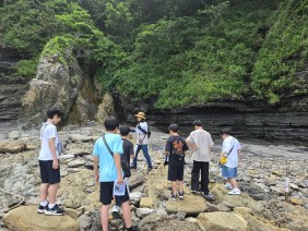 국립군산대, 초등생 대상 채석강 탐방 실시 대표이미지