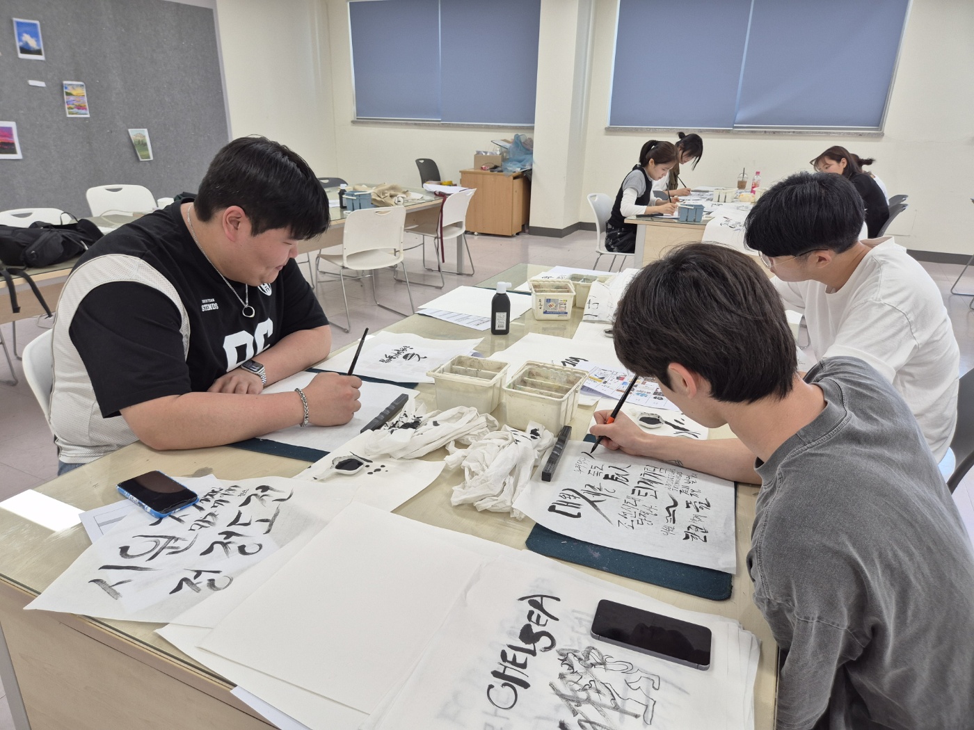 2025년 디자인실무 전공연계 프로그램 : 캘리그라피를 활용한 브랜딩 디자인2_25.06.04 이미지(2)