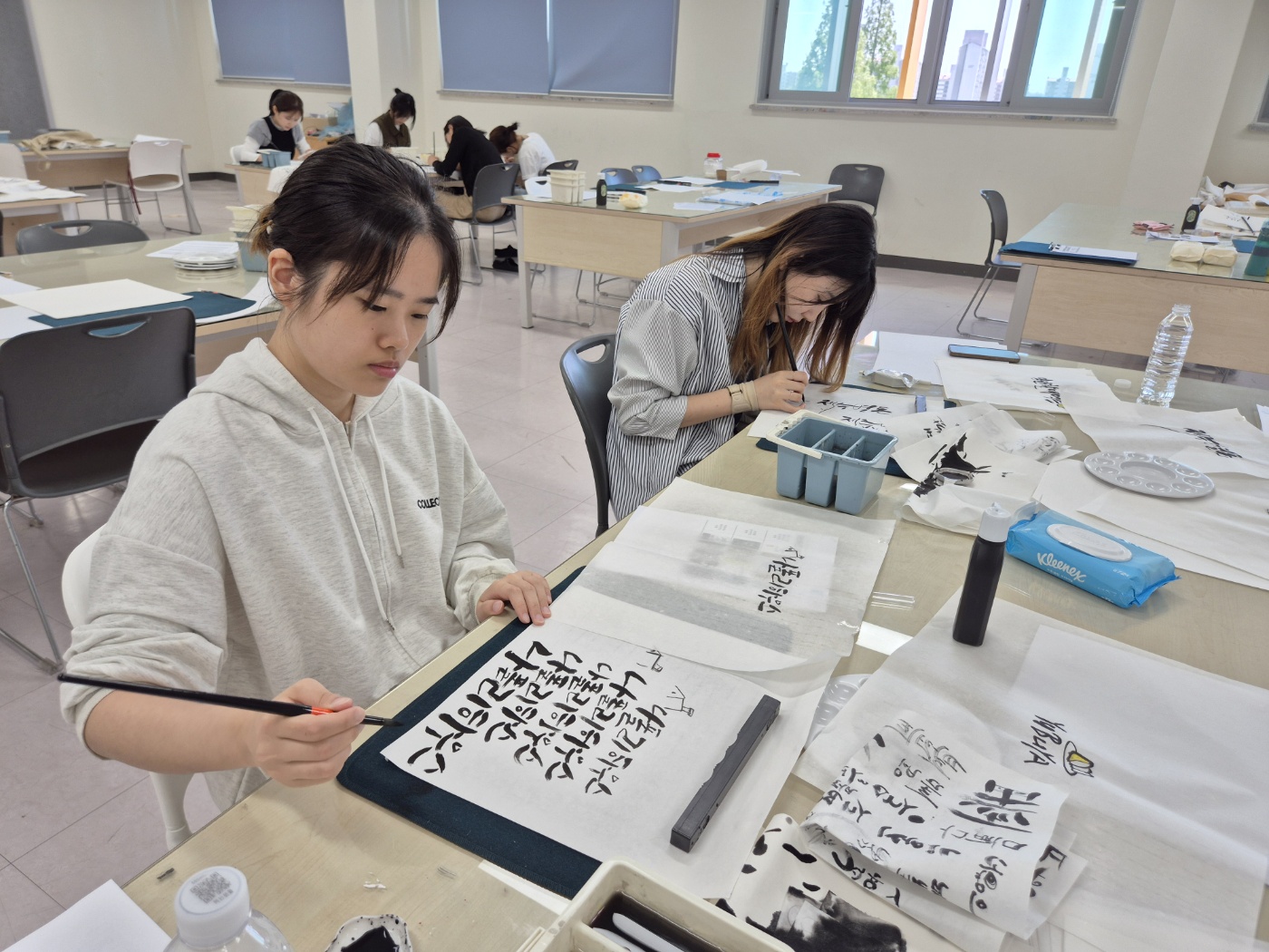 2025년 디자인실무 전공연계 프로그램 : 캘리그라피를 활용한 브랜딩 디자인2_25.06.04 이미지(4)