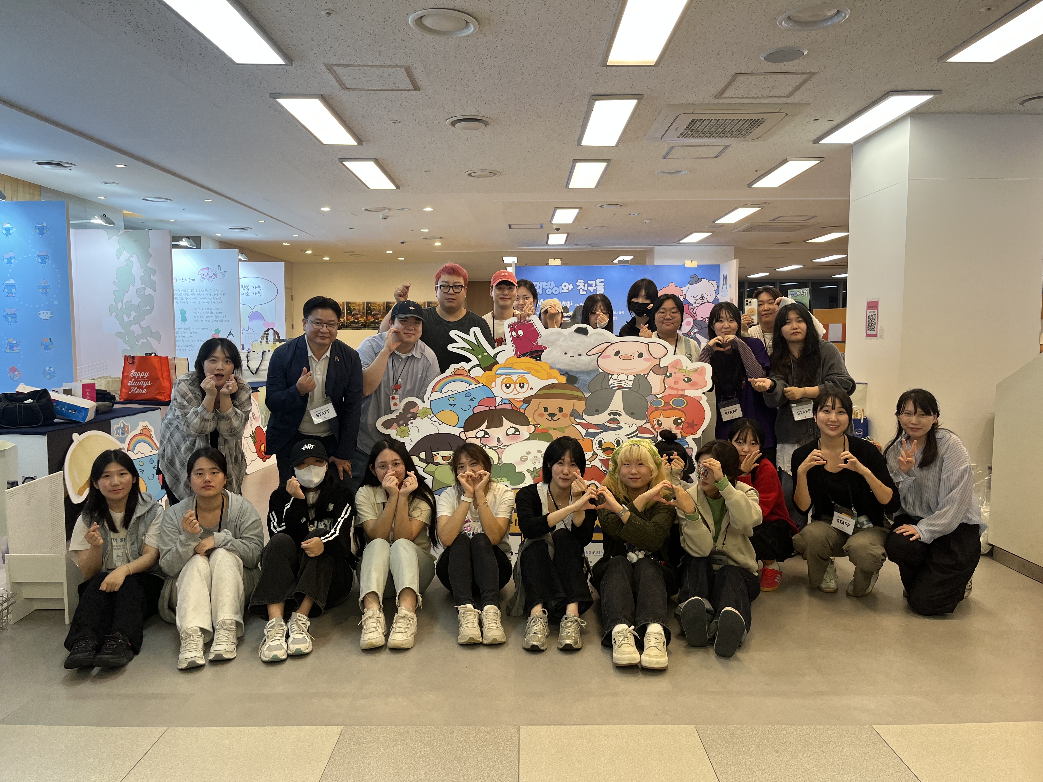 군산시청년뜰 주관 2025년 롯데몰 연계 인디캐릭터 팝업부스참여 이미지(1)