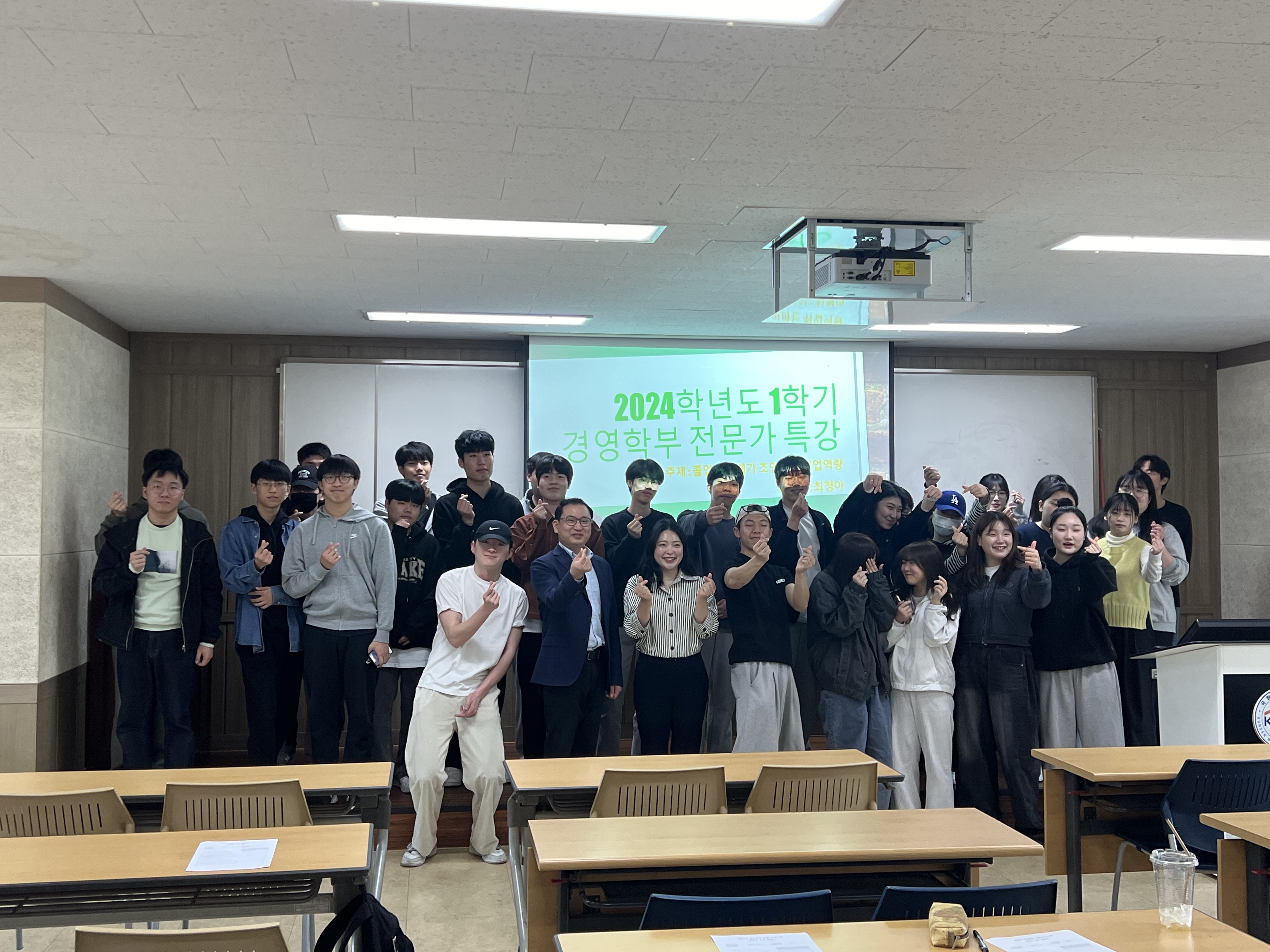 2024년 1학기 초청 특강 (4.17.) (주) 인디언즈 CMO 최청아 선배님 이미지(2)