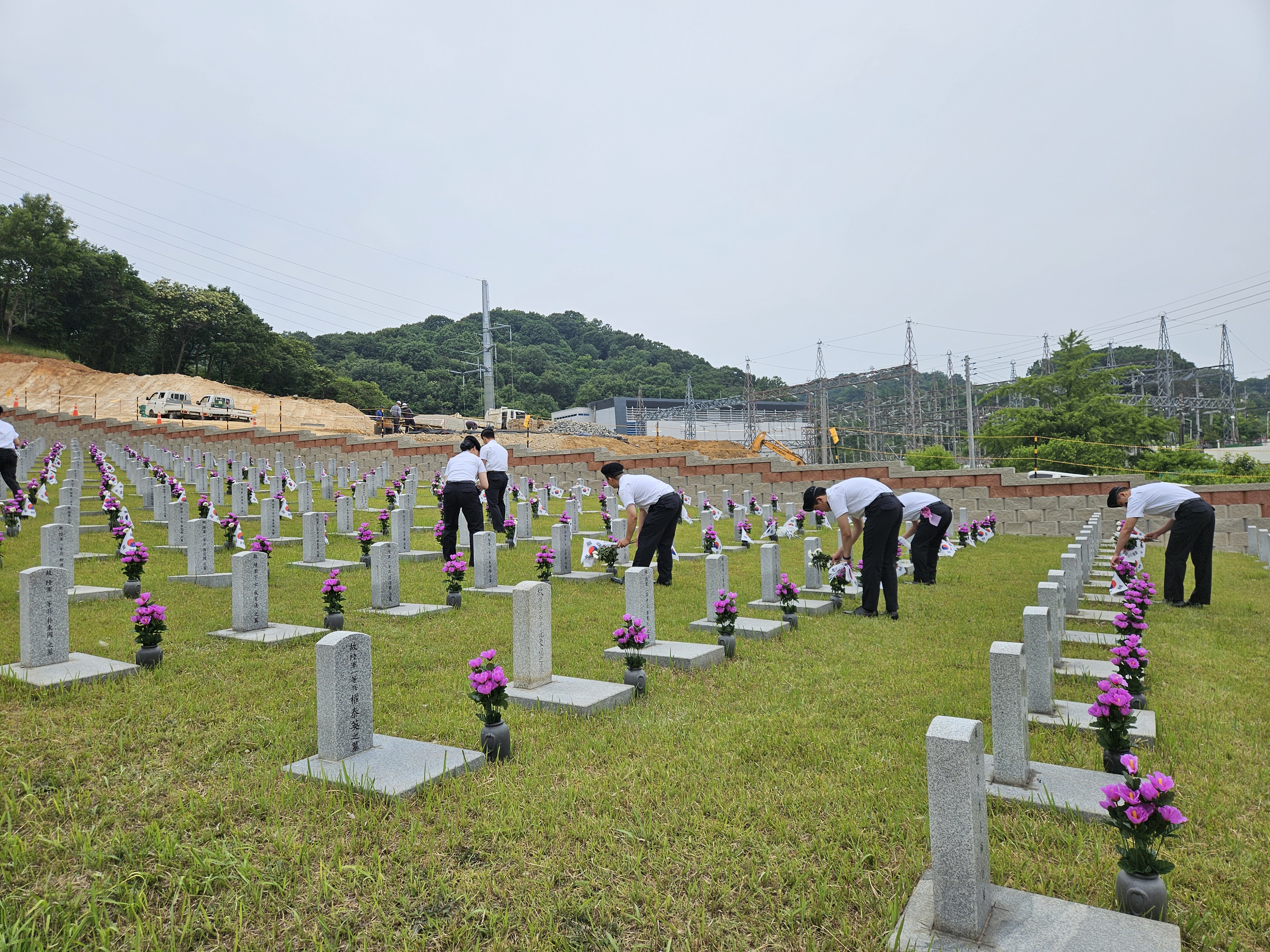 군경합동묘지 참배