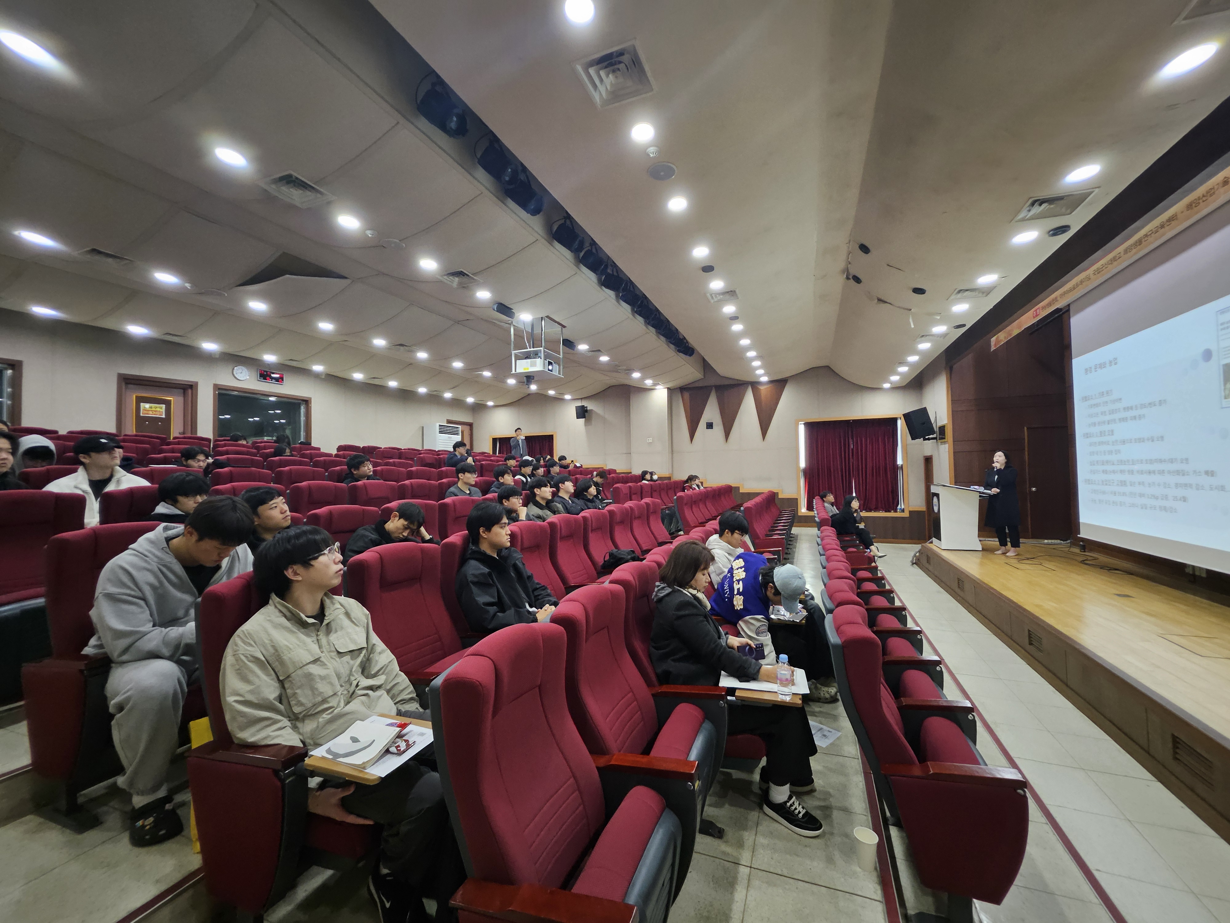 새만금 기반 RE100 인력양성과정 [환경 전문가 초청 특강 2회차] 운영 이미지(2)