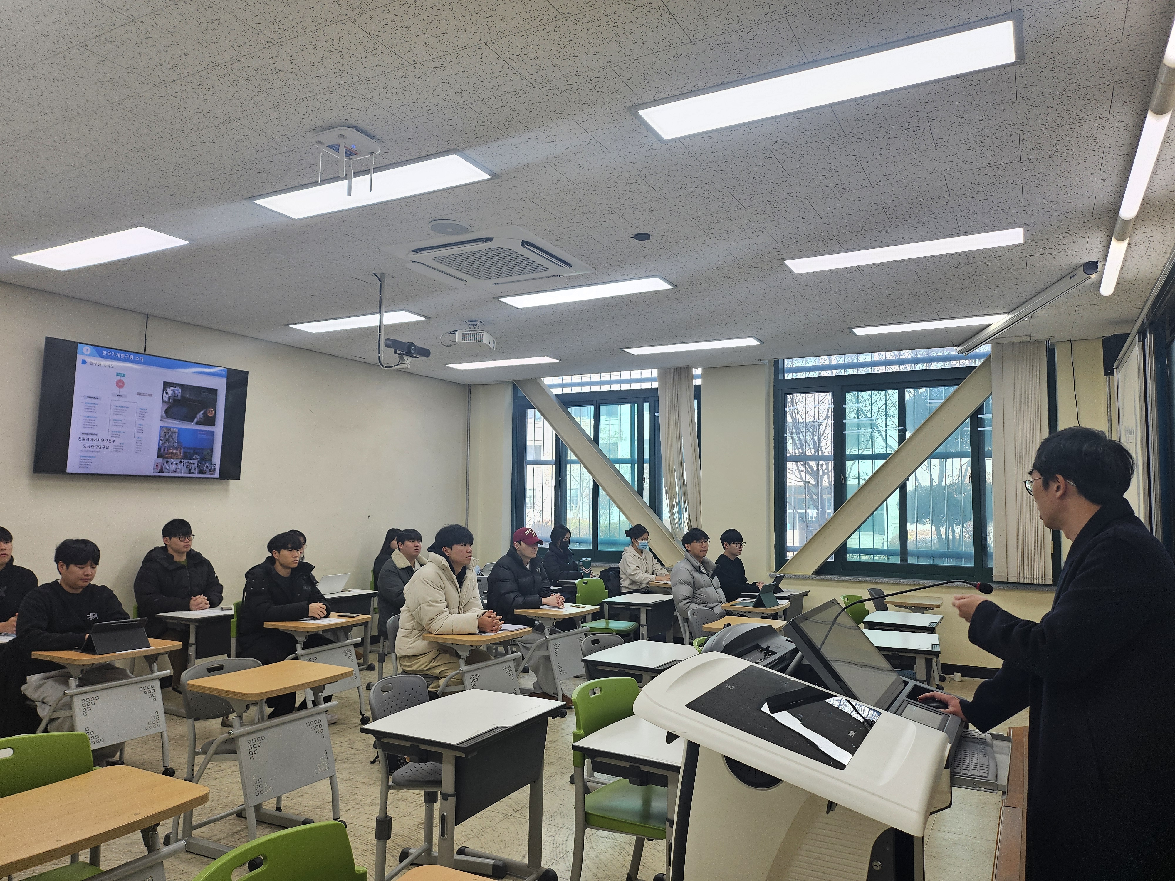 새만금 기반 RE100 인력양성과정 [환경 전문가 초청 특강 4회차] 운영 이미지(3)