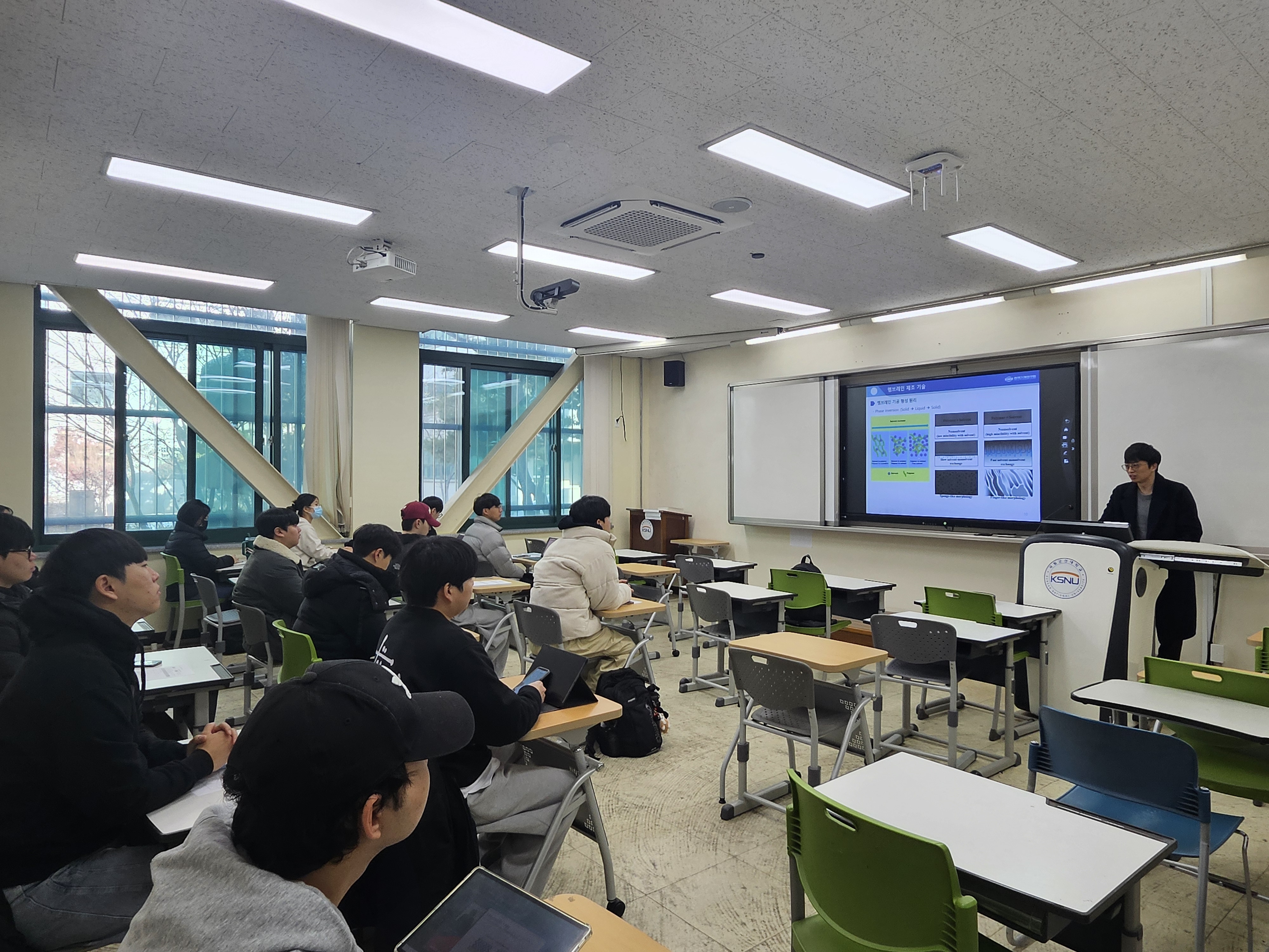 새만금 기반 RE100 인력양성과정 [환경 전문가 초청 특강 4회차] 운영 이미지(4)