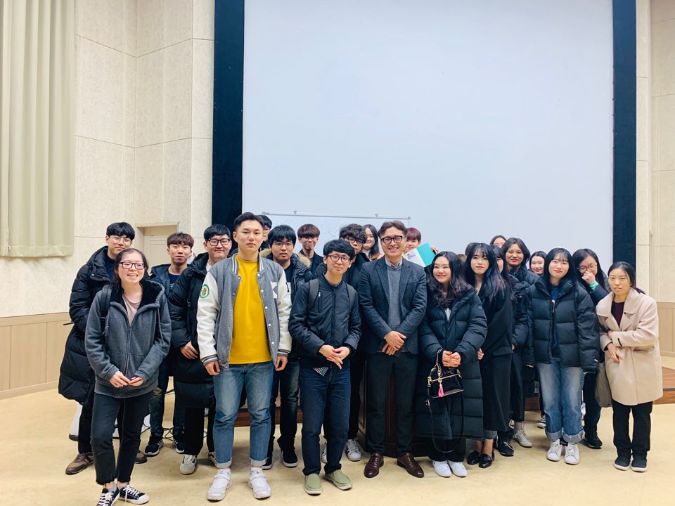 학과행사_초청강연(이기호 작가) 이미지(5)