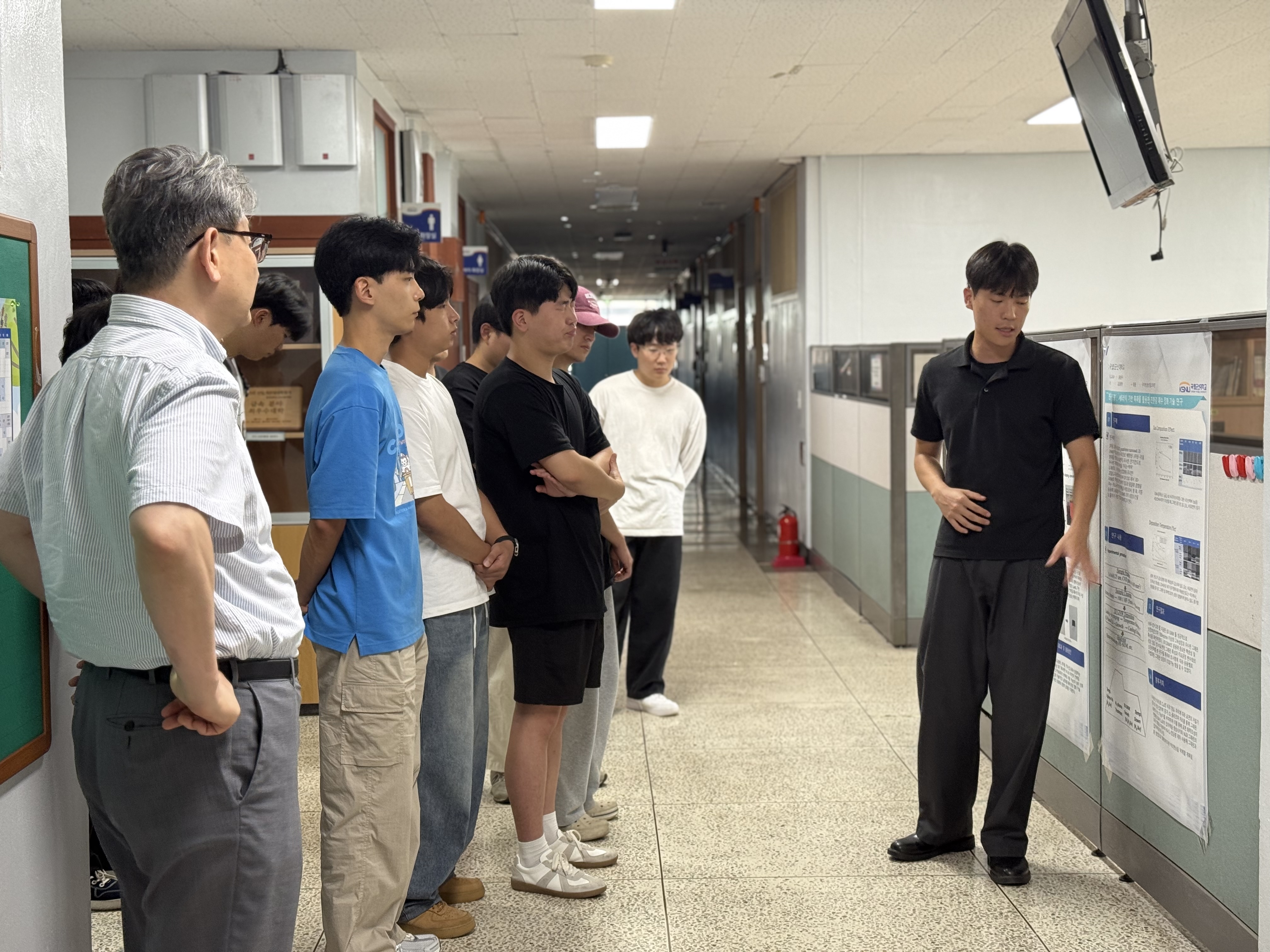 신소재공학과 전지적 진로탐색 시점-연구 체험 인턴 프로그램 포스터 발표회 개최 이미지(5)